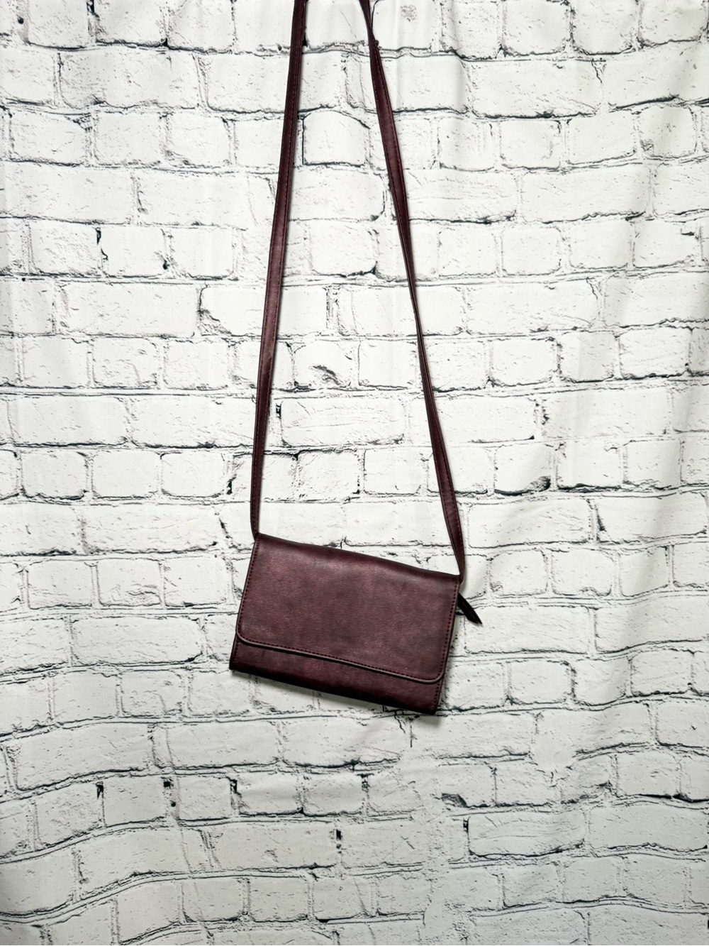 Women’s Crossbody Bag in Deep Burgundy
